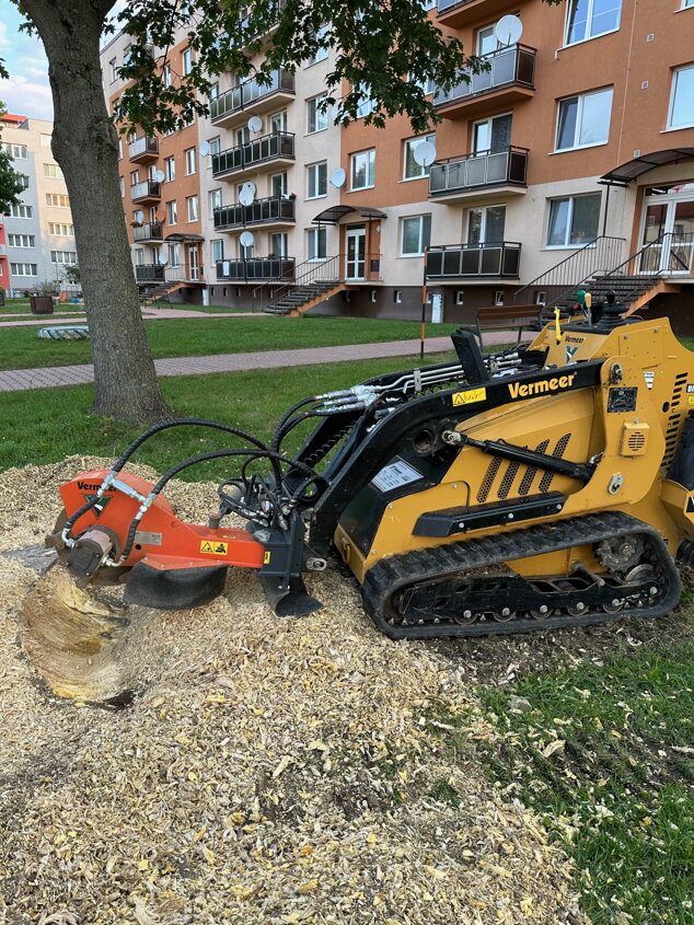 Frezovanie pnov Trencin Dobis