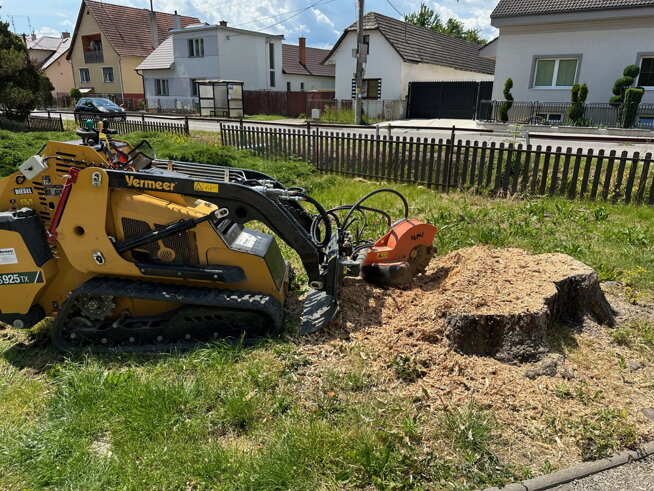 Frezovanie pnov Trencin